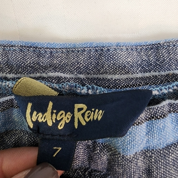 Indigo Rein Blue Striped Linen Flat Front Six Button Distressed Hem Pants Size 7 - Picture 8 of 8